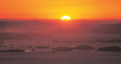Sunrise from Mt. Geum-oh and Aegean Sea