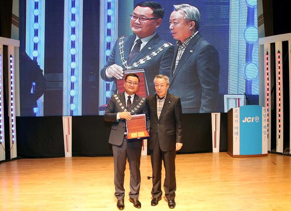 하동JCI, 창립 48주년 기념식 및 회장 이·취임식…김태경 전 회장 군수표창