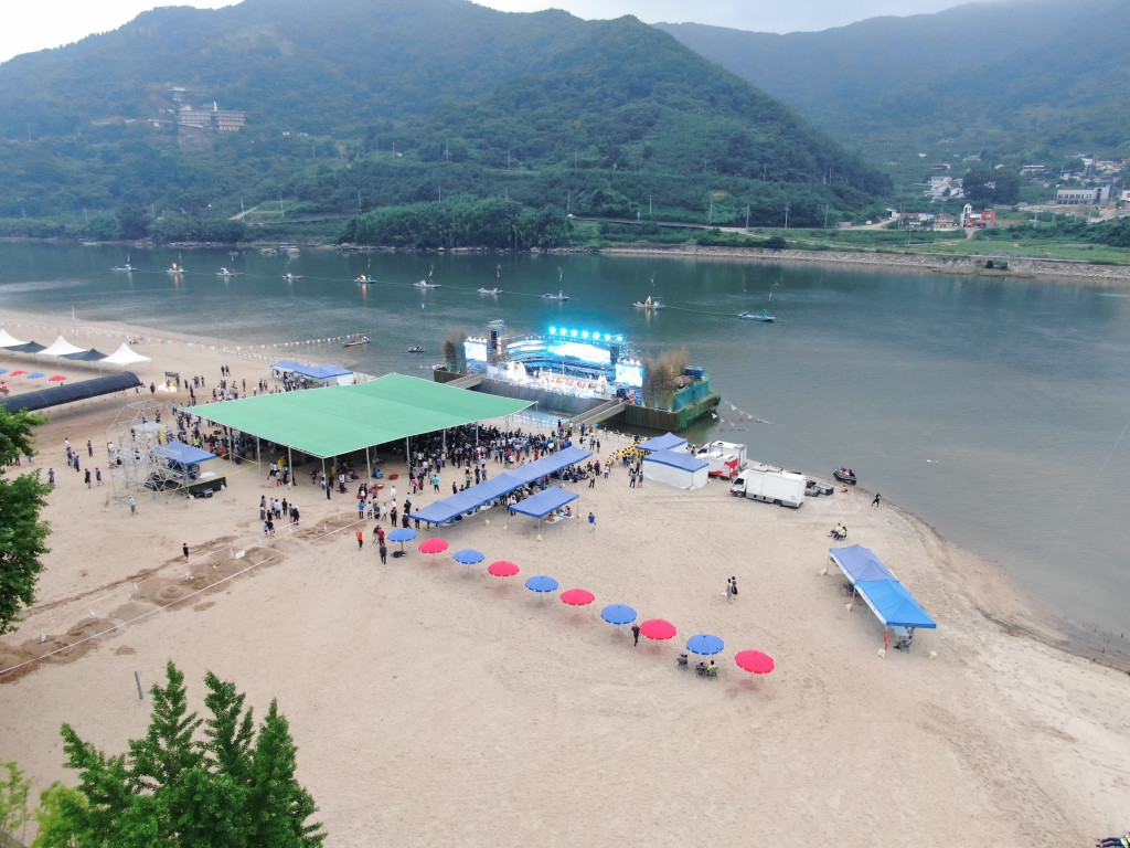 Alps Hadong Seomjingang River Marsh Clam Festival