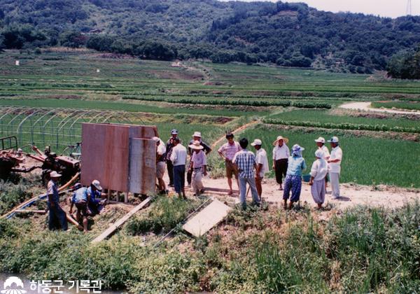 1994. 가뭄지역 현장방문(양보면운암)